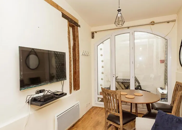 Charming With Terrace In The Heart Of The 17th * Paris