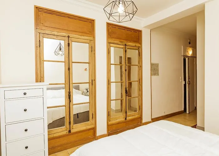 Charming With Terrace In The Heart Of The 17th Lejlighed *